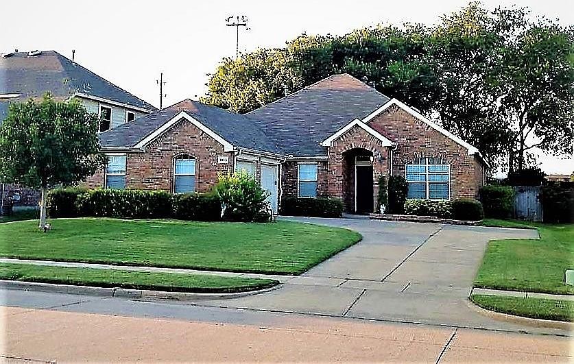 1st image of 1513 Autumnmist Dr