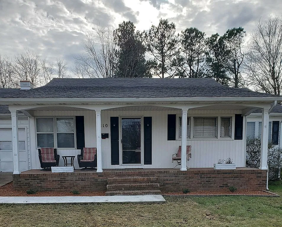 810 Bell Dr photo 1