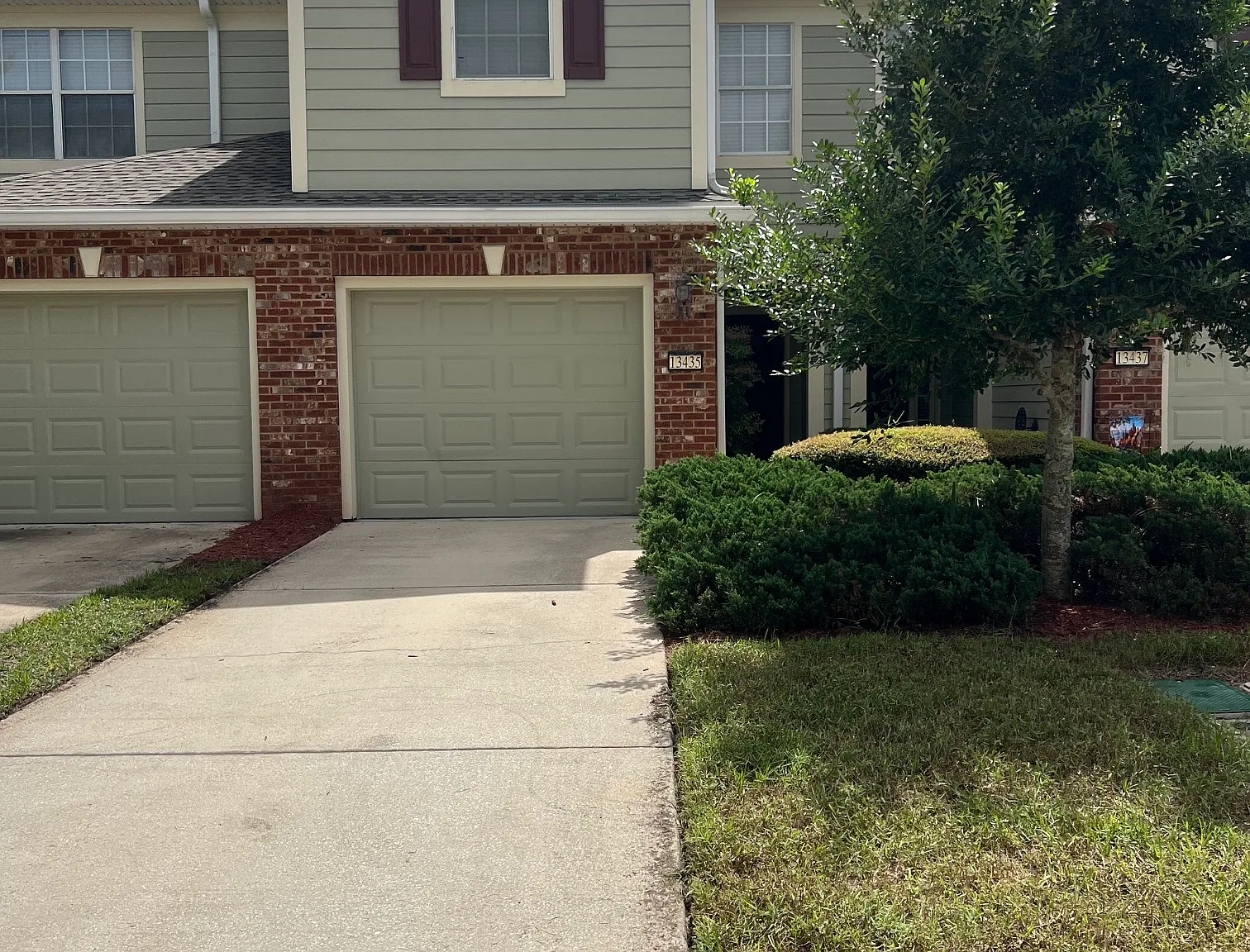 3 bed, 2.5 bath, 1728 sqft, $2,045 — Photo 2
