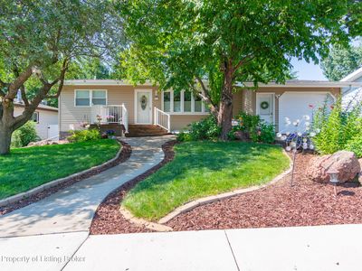 777 8th Ave E, Dickinson, ND, 58601