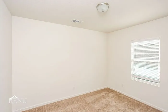 478 London Dr — Photo 10