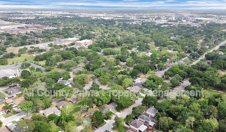 1906 Airline Dr — Photo 25