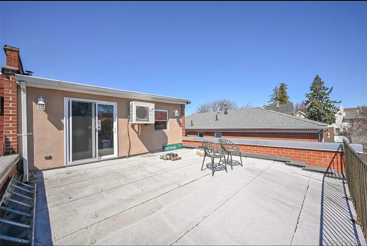Studio, 650 sqft, $2,000 — Photo 1