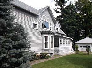 2nd image of 480 Oakwood Ave
