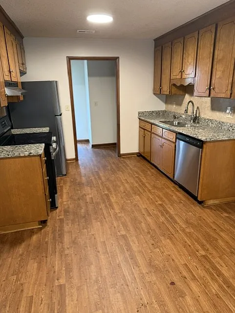 1003 Clearmont Dr — Photo 3
