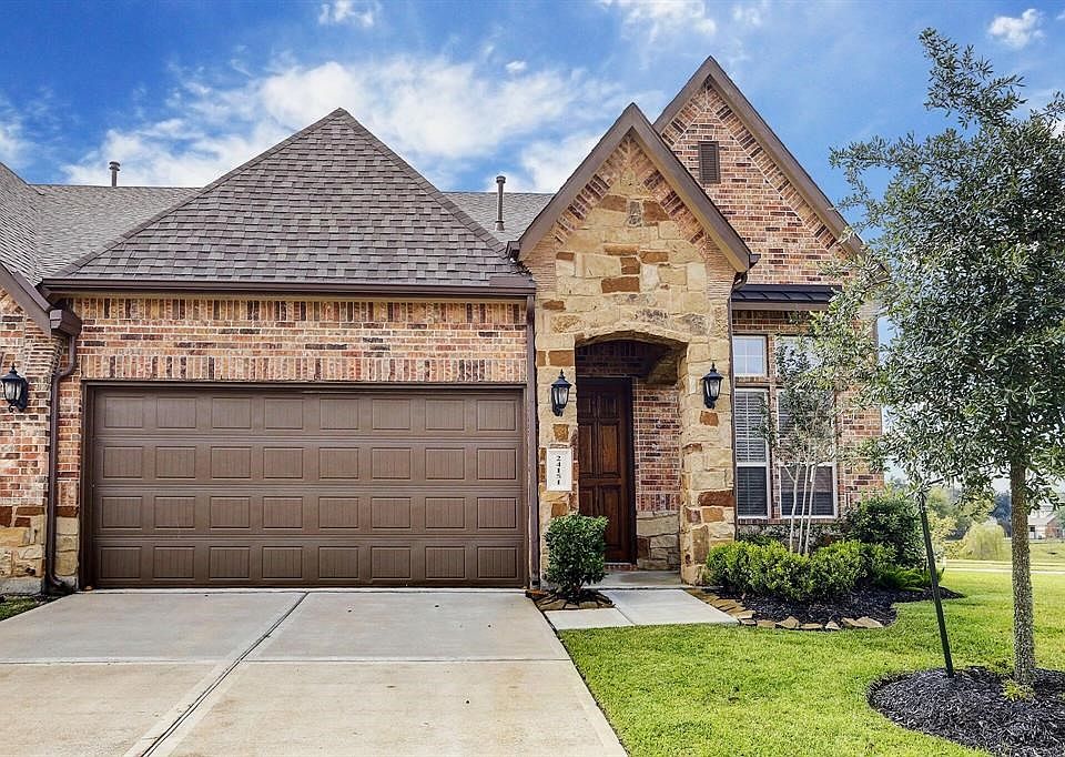 Welcome home! 3 bed 3 bath home overlooking the lake!