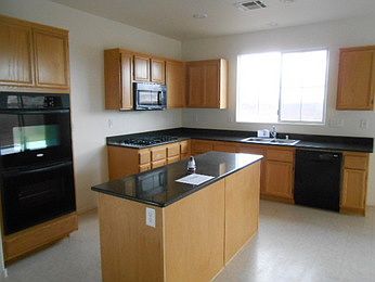 3rd image of 10958 Mountain Willow St