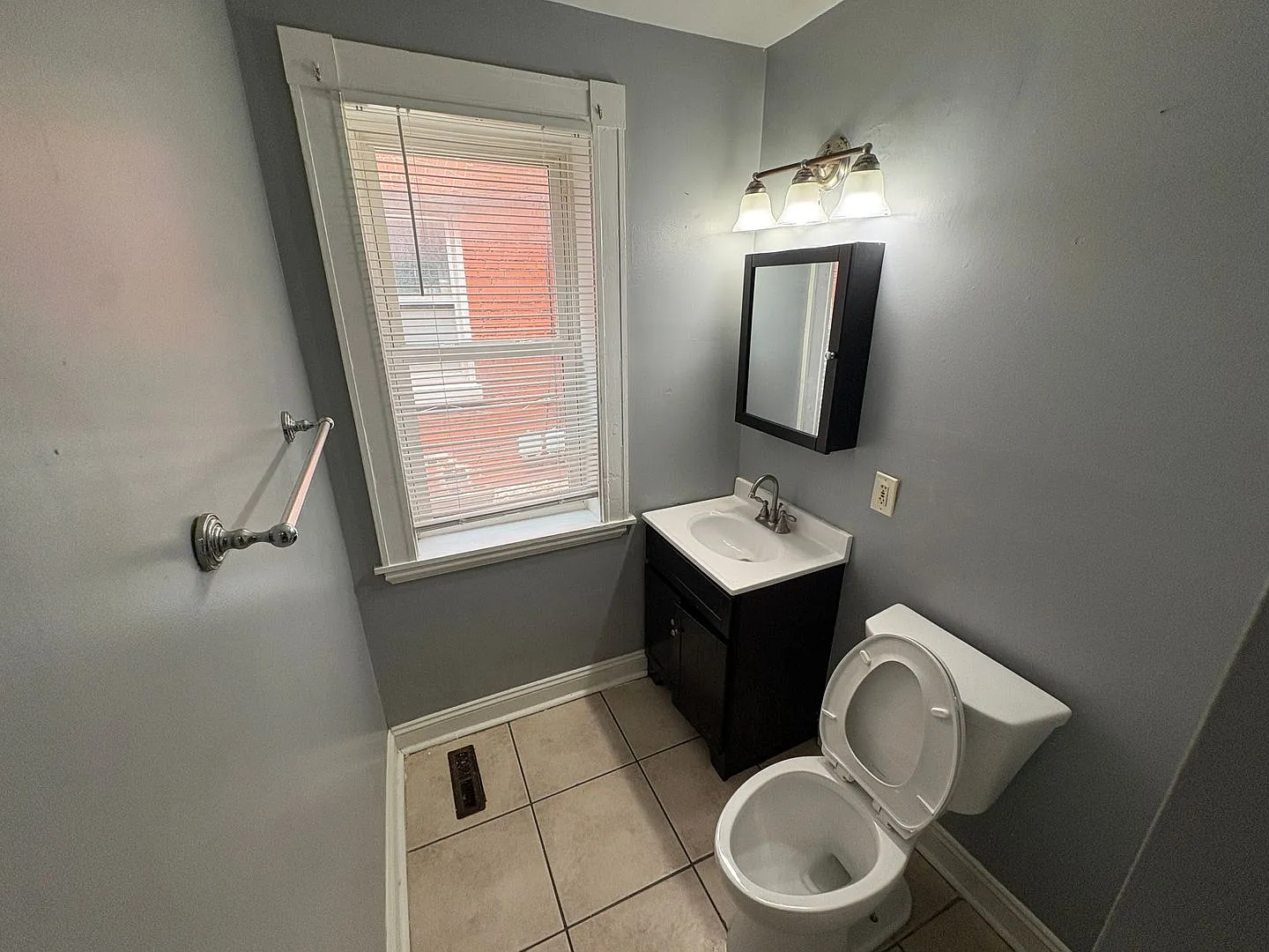 3008 Henrietta 4 family — Photo 4