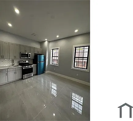 3 bed, 850 sqft, $3,777 — Photo 2
