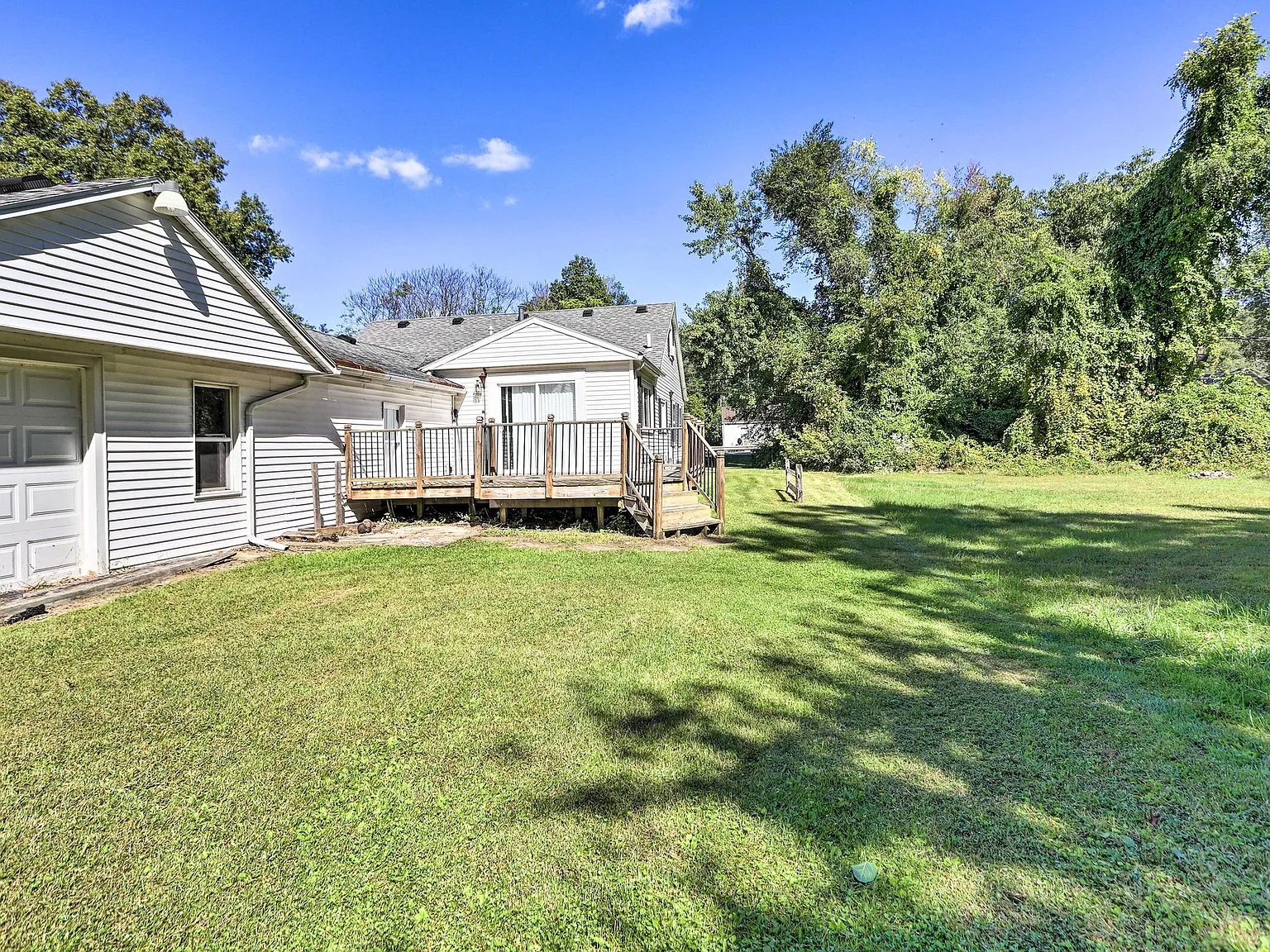4 bed, $6,000 — Photo 3