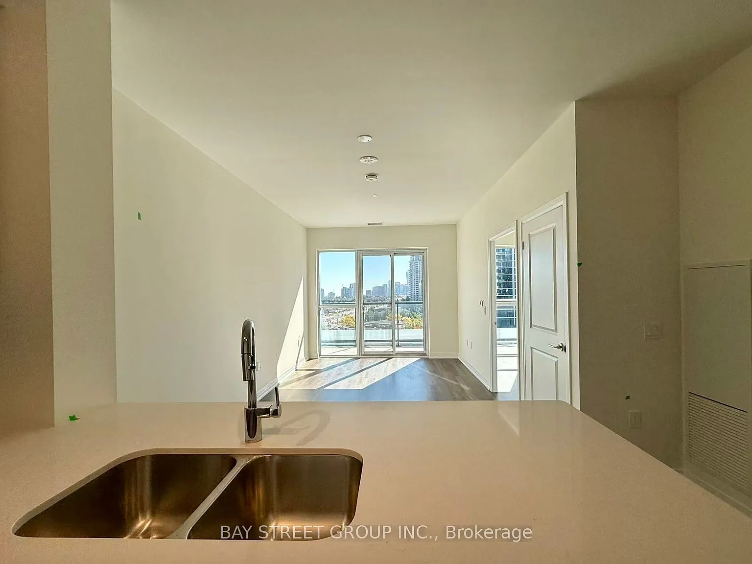 1 bed, $2,300 — Photo 4