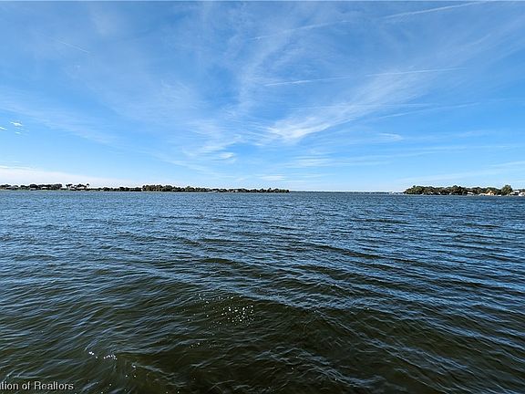 3rd image of 44 Lake Stearns Dr