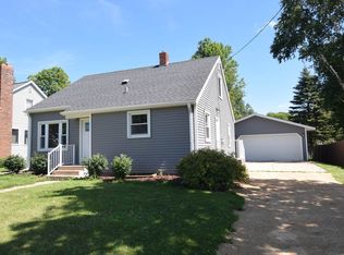 29 Felshow St, Clintonville, WI 54929