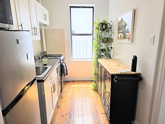 3rd image of 774 Union St APT 11