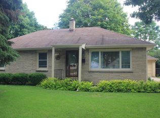 705 Oak St, South Milwaukee, WI 53172