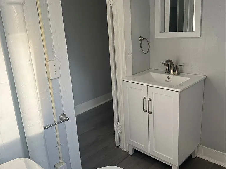 686 Seward St — Photo 23