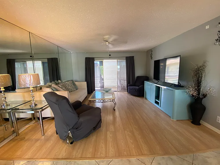 715 Lori Dr #304 — Photo 7
