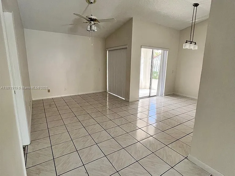 1565 Springside Dr — Photo 5
