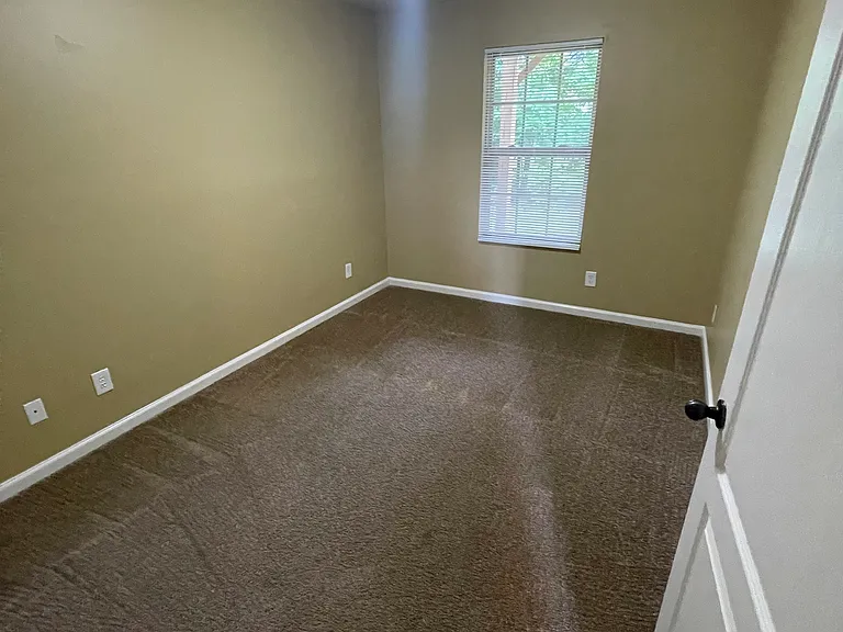 1730 Thistlewood Dr #D — Photo 12
