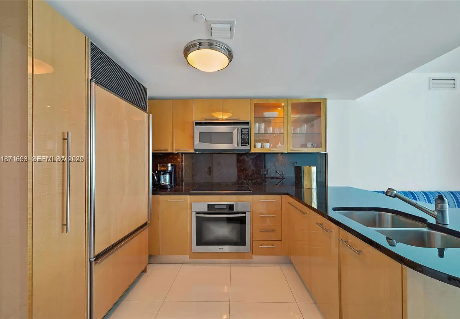 2 bed, 2.0 bath, 1117 sqft, $12,500 — Photo 3