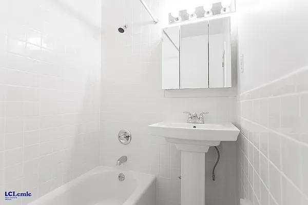 Rented by LC Lemle Real Estate Group | media 7