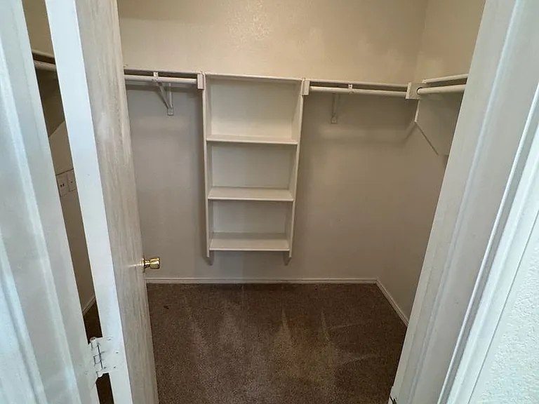 6848 Valley Creek Dr — Photo 7