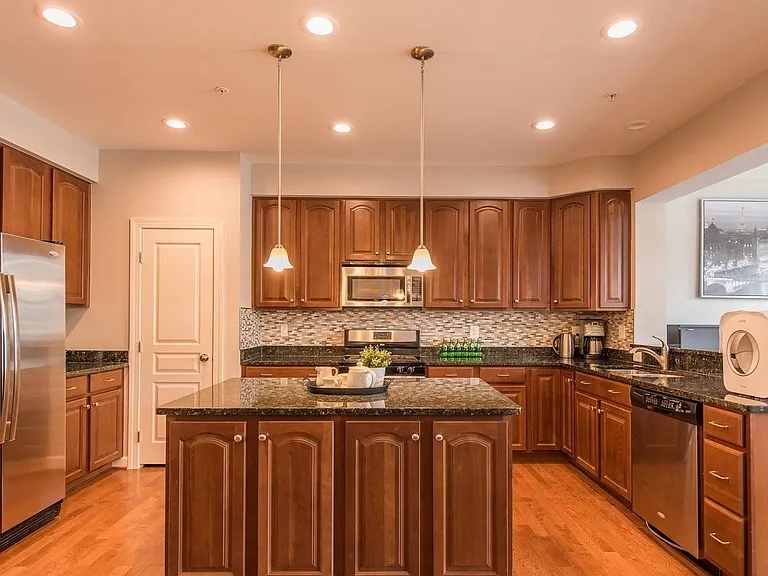 10515 Old Ellicott Cir — Photo 14