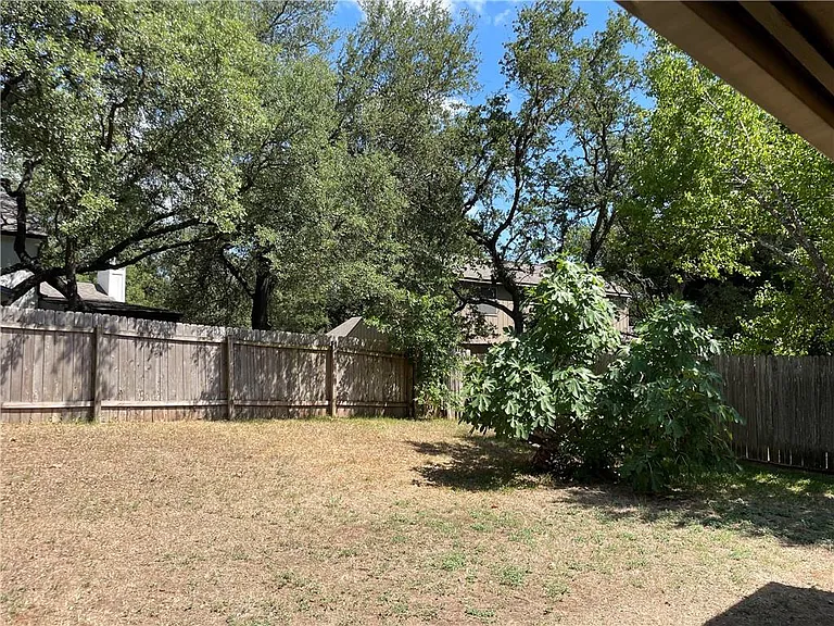 8003 Willet Trl — Photo 34