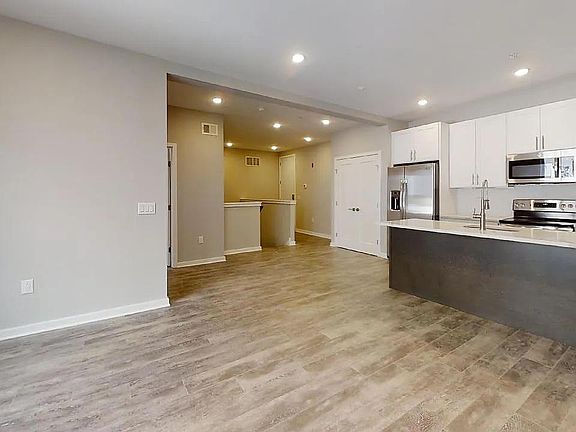 4th image of 1520 N 7th St #1R1