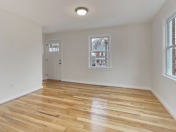 4th image of 2136 S Oakland St