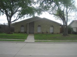 5805 Magnolia Ln, Rowlett, TX 75089