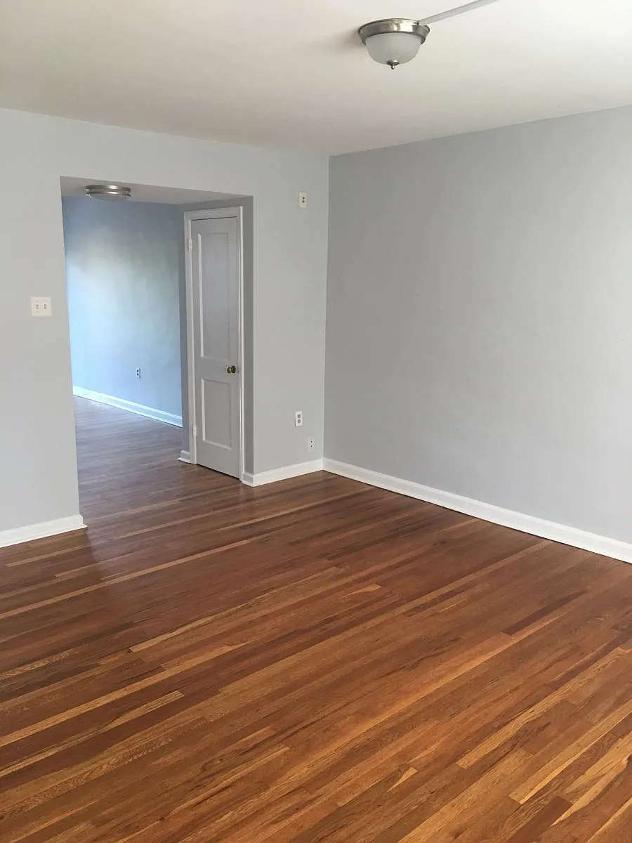 Living Room - 433 Hermit St