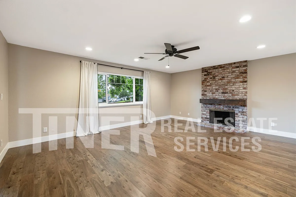 Building Photo - 6982 Pampas Way