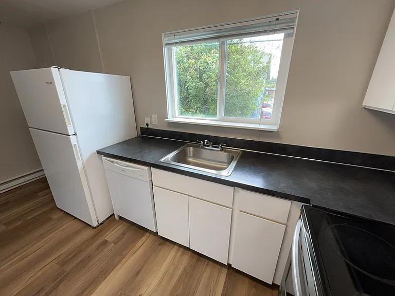 Hall Court Apartments — Photo 17