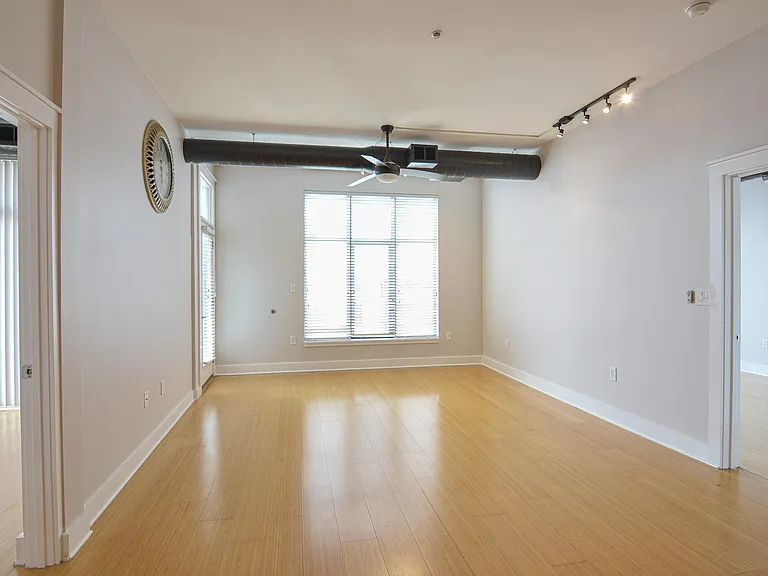 535 S Upper St #402 — Photo 6