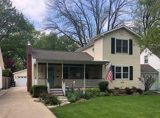 2405 S Walnut St, Springfield, IL 62704