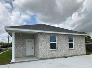 2403 Montesquieu St, Chalmette, LA 70043