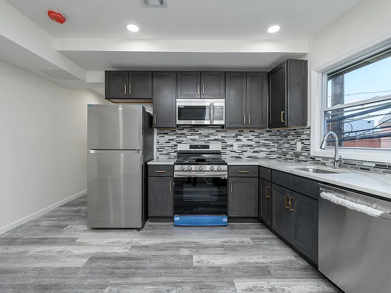 287 Orange St #2 — Photo 1