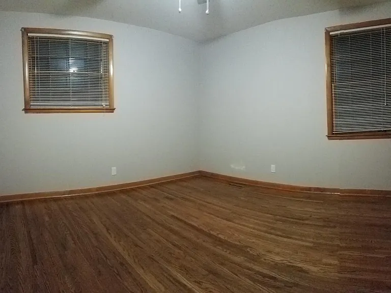 4894 Lynn Dr — Photo 11