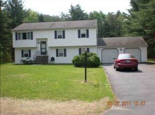 3 Balsam Ln, Gansevoort, NY 12831