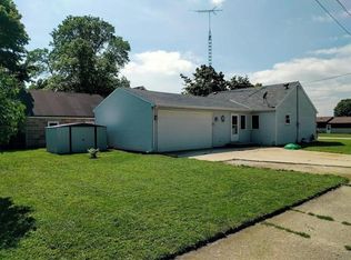 1541 Iris Dr, Manitowoc, WI 54220