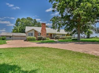 8816 Loop Rd, Bellville, TX 77418
