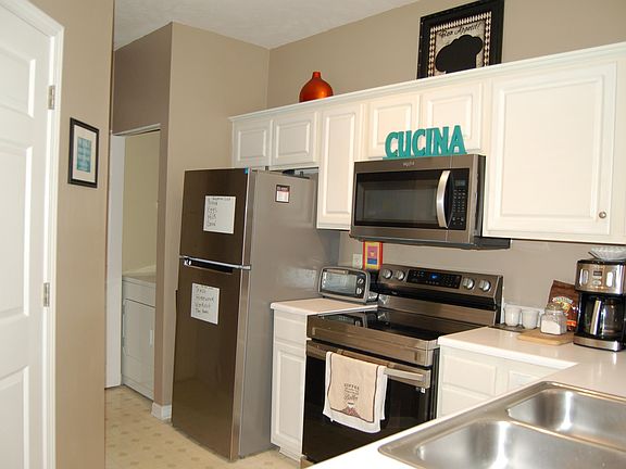 4th image of 646 Oak Dr S #47D