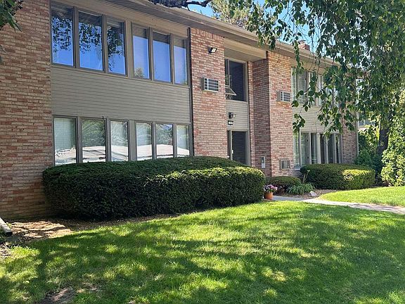 2nd image of 340 Concord Pl APT 3
