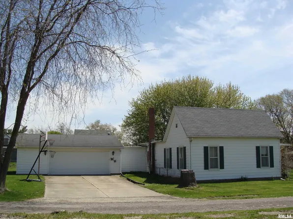 449 W Fort St, Farmington, IL 61531