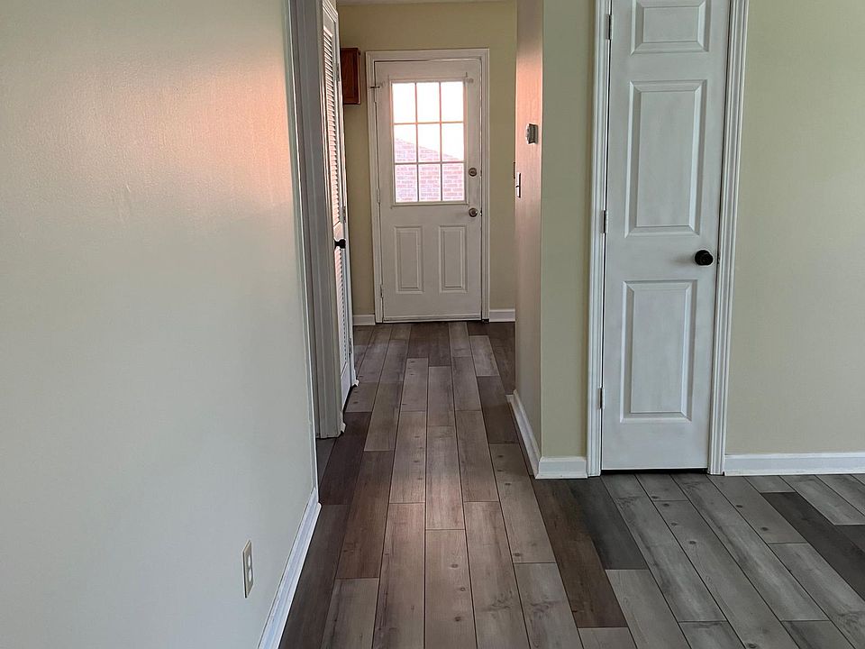 1st image of 312 Sycamore Ct