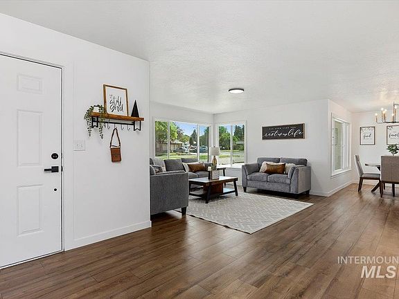 5th image of 125 Larkspur Dr