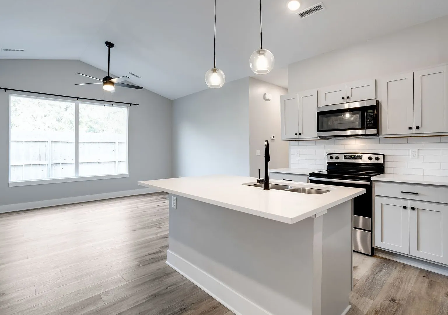 Anna Duplex- 3 Bedroom! — Photo 4