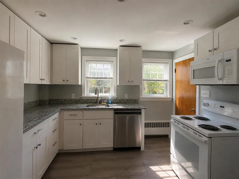 10 Grove St #1