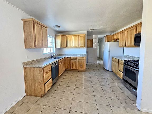 2nd image of 84537 9th St